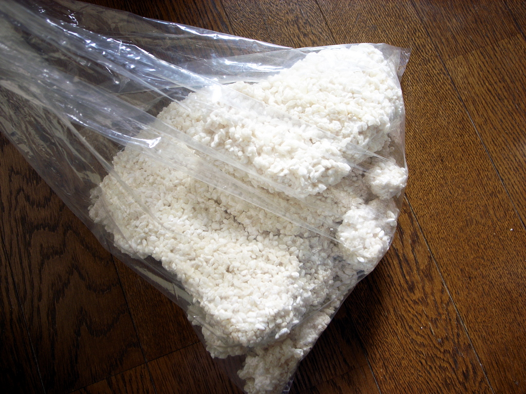 今回は自家製の麹を使いました