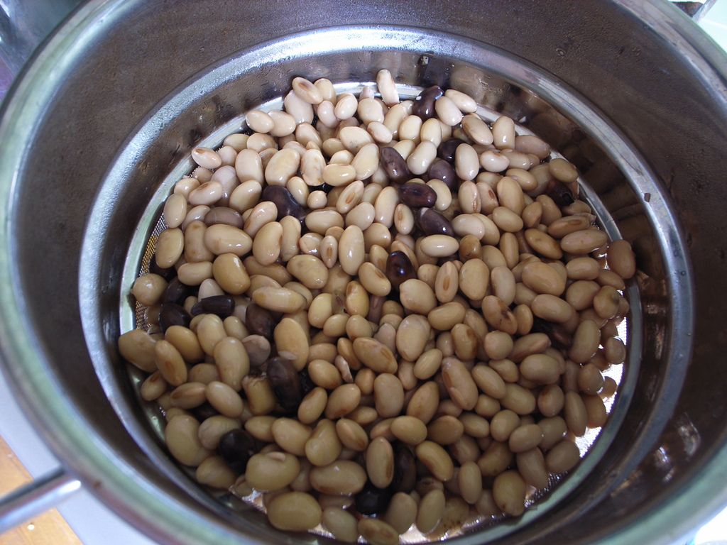煮豆は良く水切りします