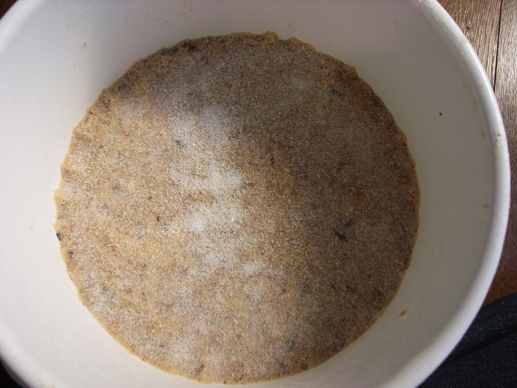 表面に塩をまく